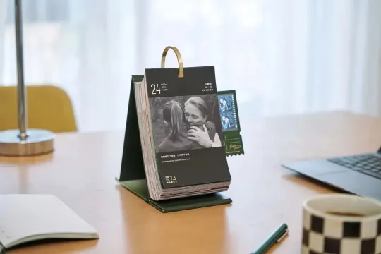 2024日历设计新思路,这些爆款案例启发灵感!(图13) 2024日历设计新思路,这些爆款案例启发灵感!(图13)