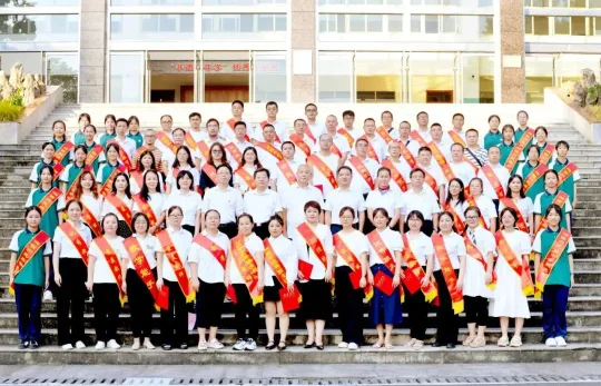 湘西州民族中学2024年招生简章(图25) 湘西州民族中学2024年招生简章(图25)