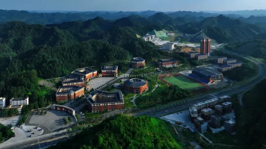 刚刚发布!吉首市第一中学2024年招生简章来啦(图4) 吉首市第一中学2024年招生简章来啦(图2)