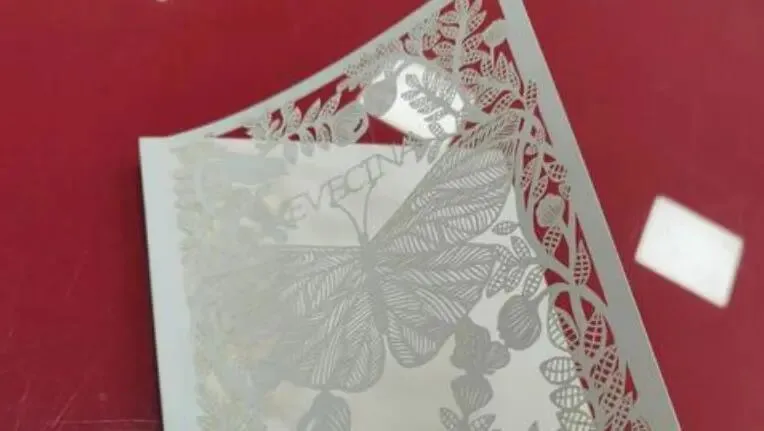 印刷知识-烫金UV模切凹凸等工艺的出血规范(图9) 印刷知识-烫金UV模切凹凸等工艺的出血规范(图4)