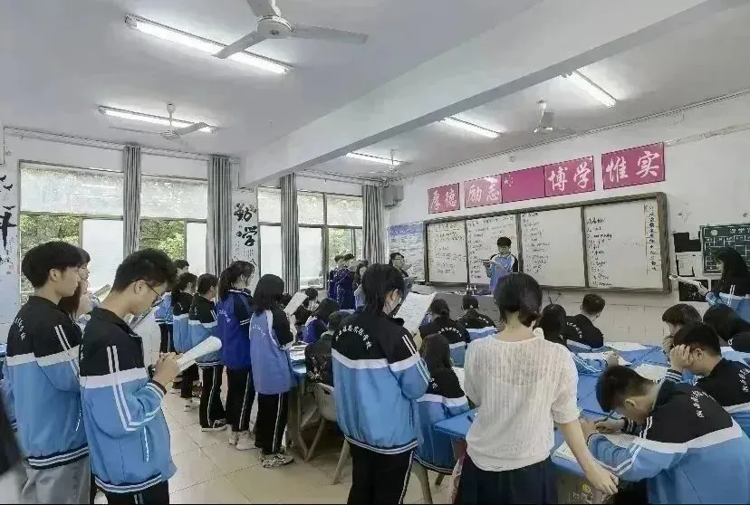湘西雅思实验学校高中部2023年秋季招生简章(图71) 湘西雅思实验学校高中部2023年秋季招生简章(图71)