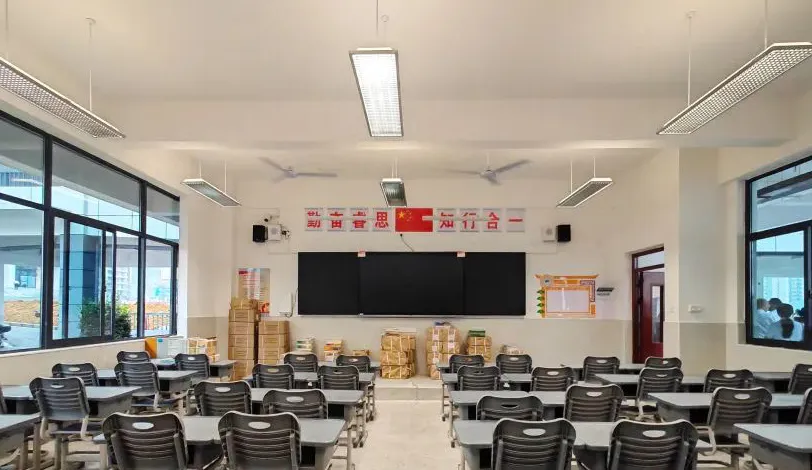 湘西州经开区湾溪小学竣工揭牌(图2)