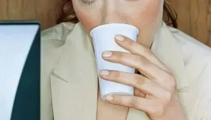 生活常识-我用4招辨别一次性纸杯好坏(图10) 生活常识-我用4招辨别一次性纸杯好坏(图3)